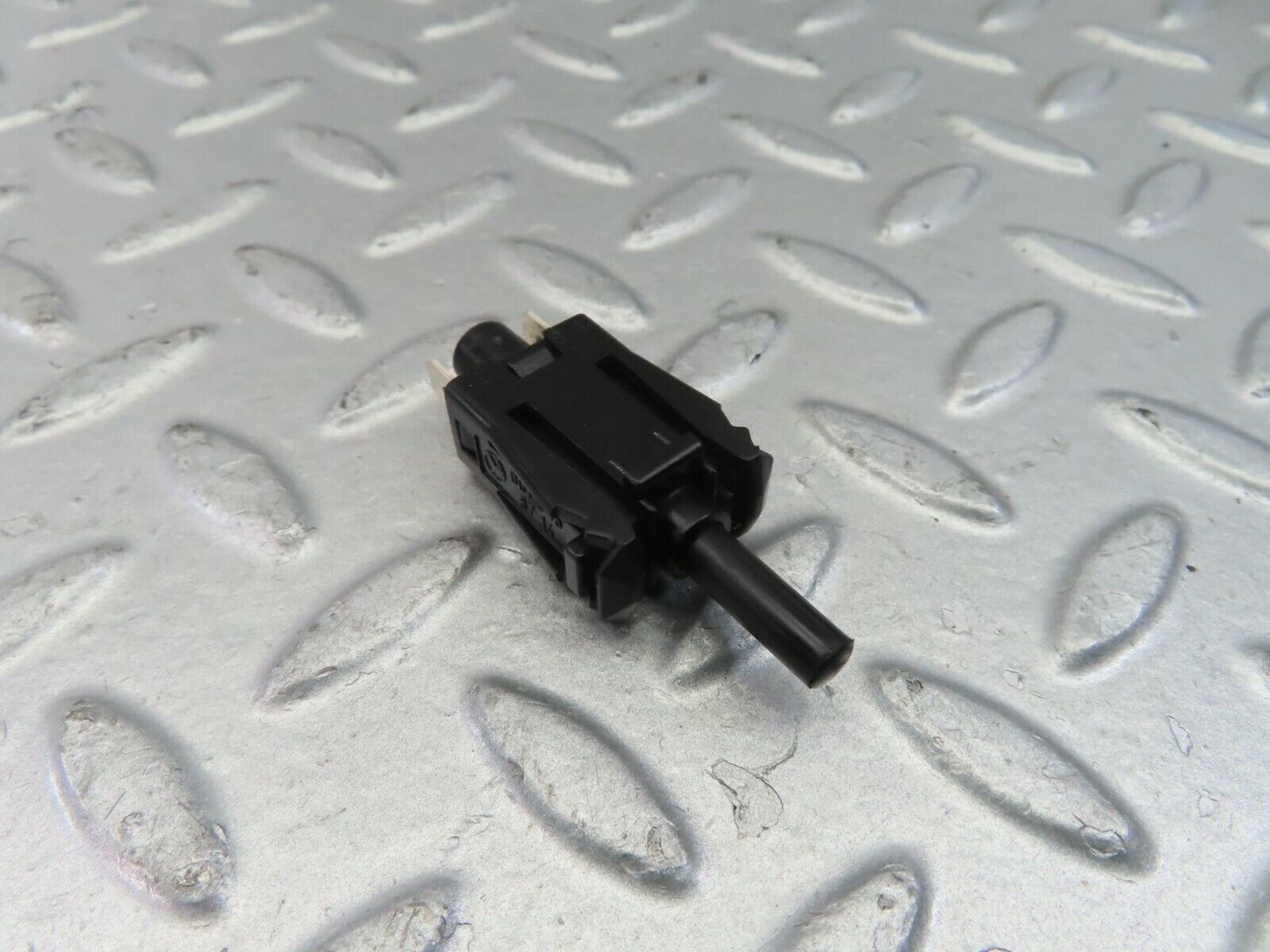 10404 Mercedes-Benz W201 190E Door Contact Switch 0015458714