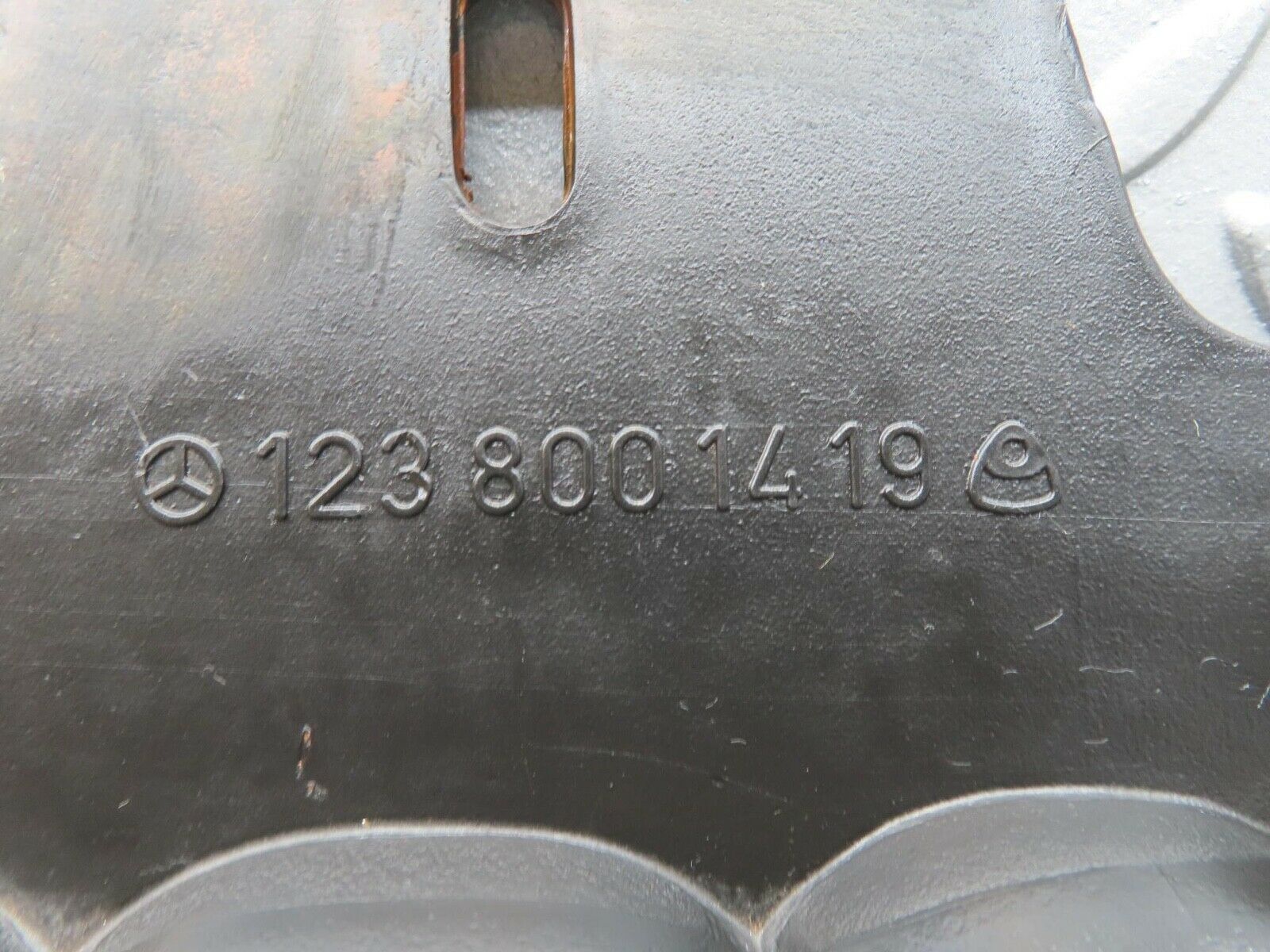 13487 Mercedes-Benz W123 200 Vacuum Reservoir Tank 1238001419