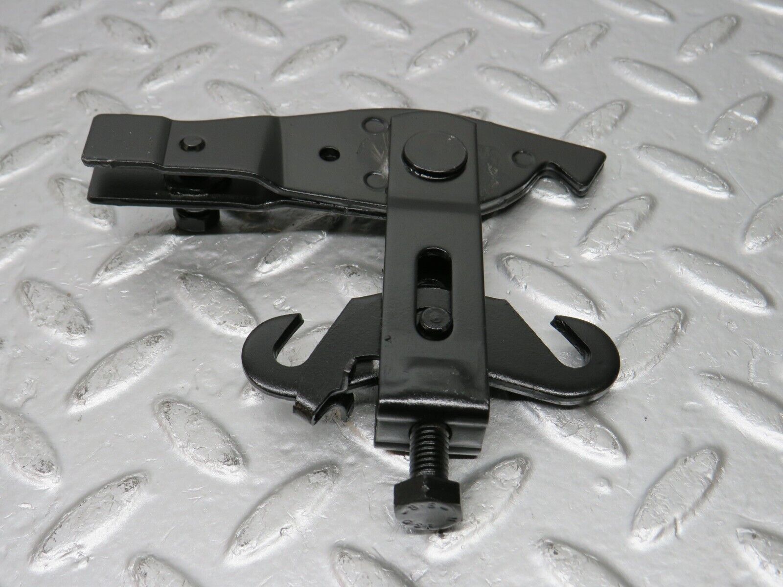 32667 Mercedes-Benz S124 300TE Wagon Handbrake Adjusting Handbrake Regulator