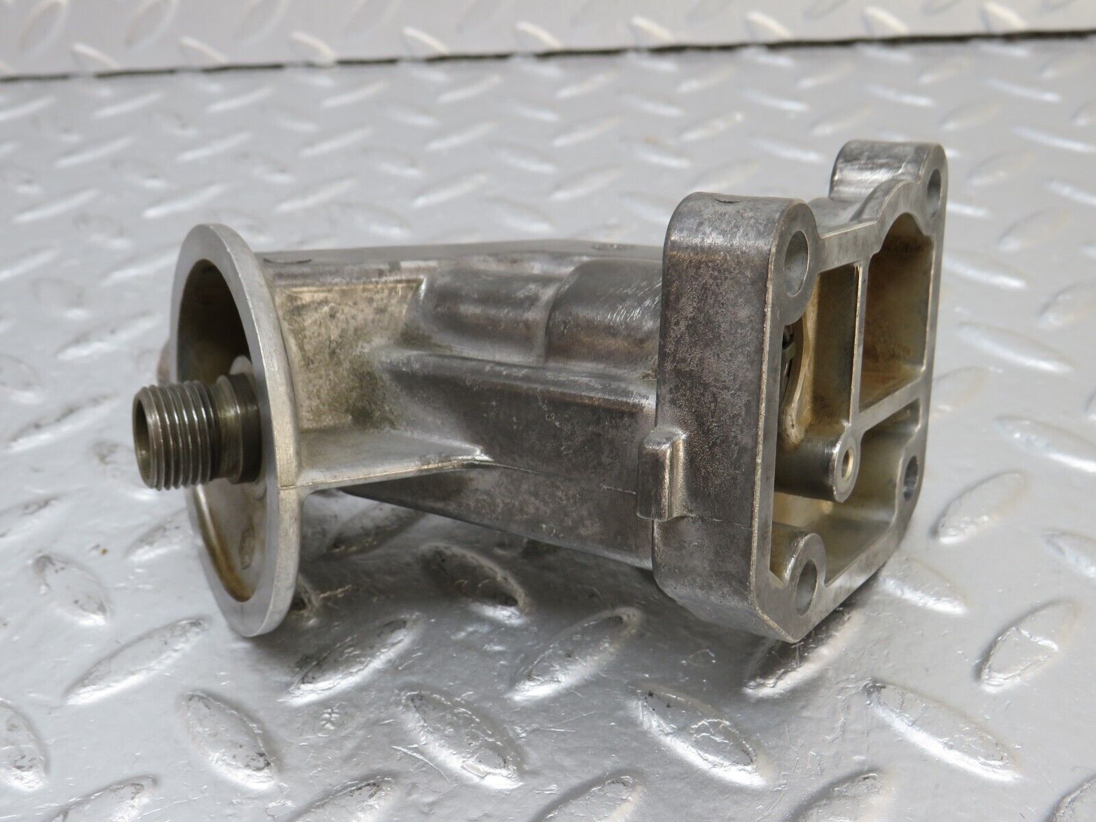 33713 Mercedes-Benz W201 190E 2.0L Oil Filter Housing 1021800038