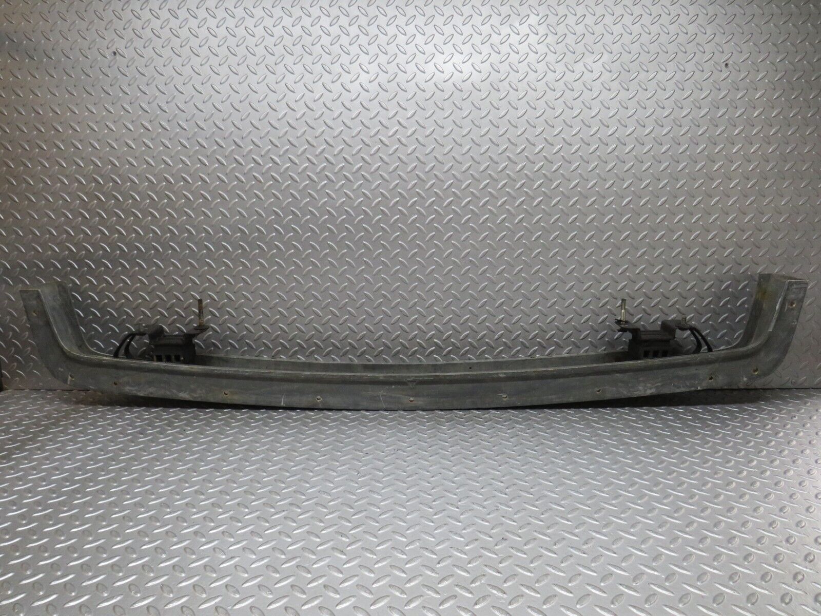 36313 Mercedes-Benz W126 420SE Rear Bumper Bracket Reinforcement 1268851105