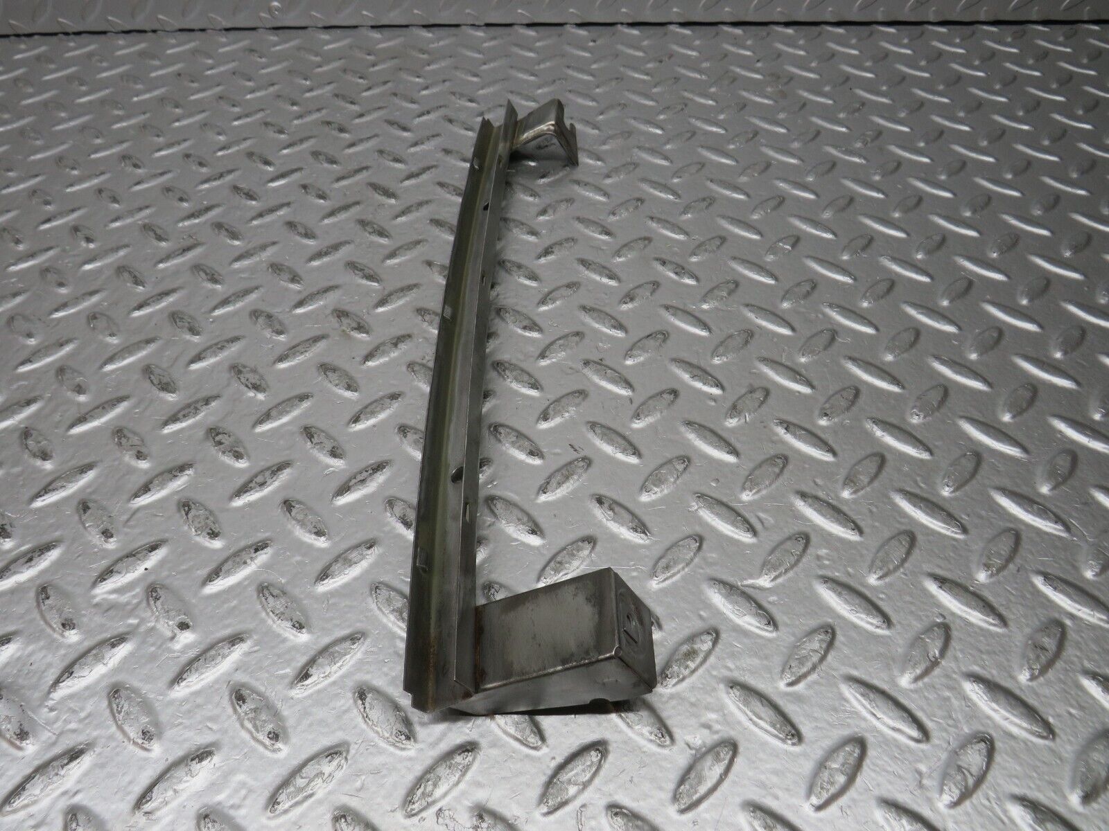 32083 Mercedes-Benz W123 230E Rear Right Window Channel