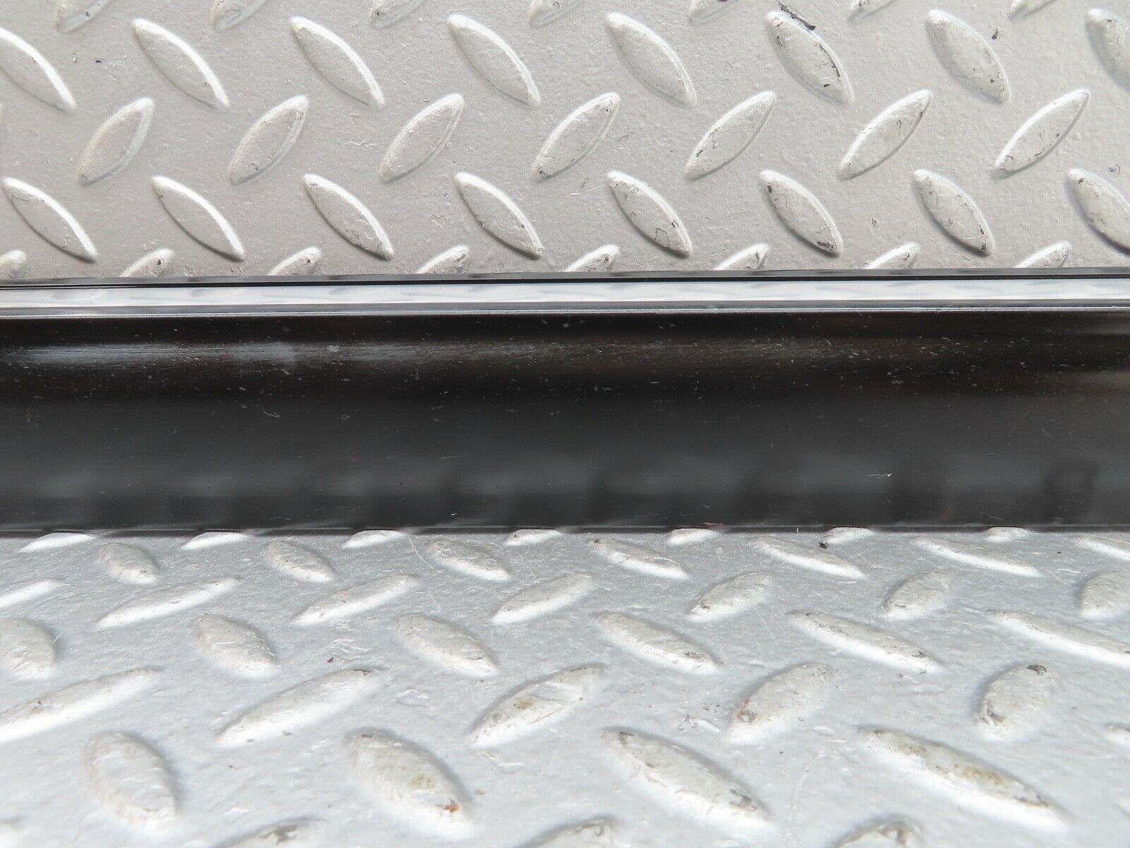 19227 Mercedes-Benz W123 300D Front Right Door Lower Moulding Trim