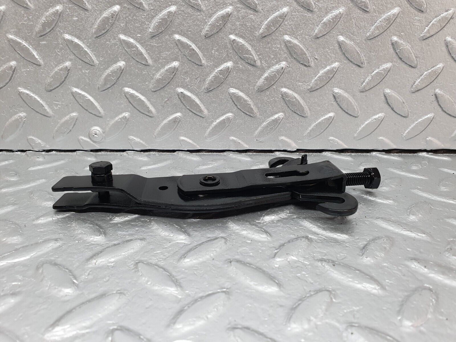 41504 Mercedes-Benz W124 200E Handbrake Adjusting Handbrake Regulator