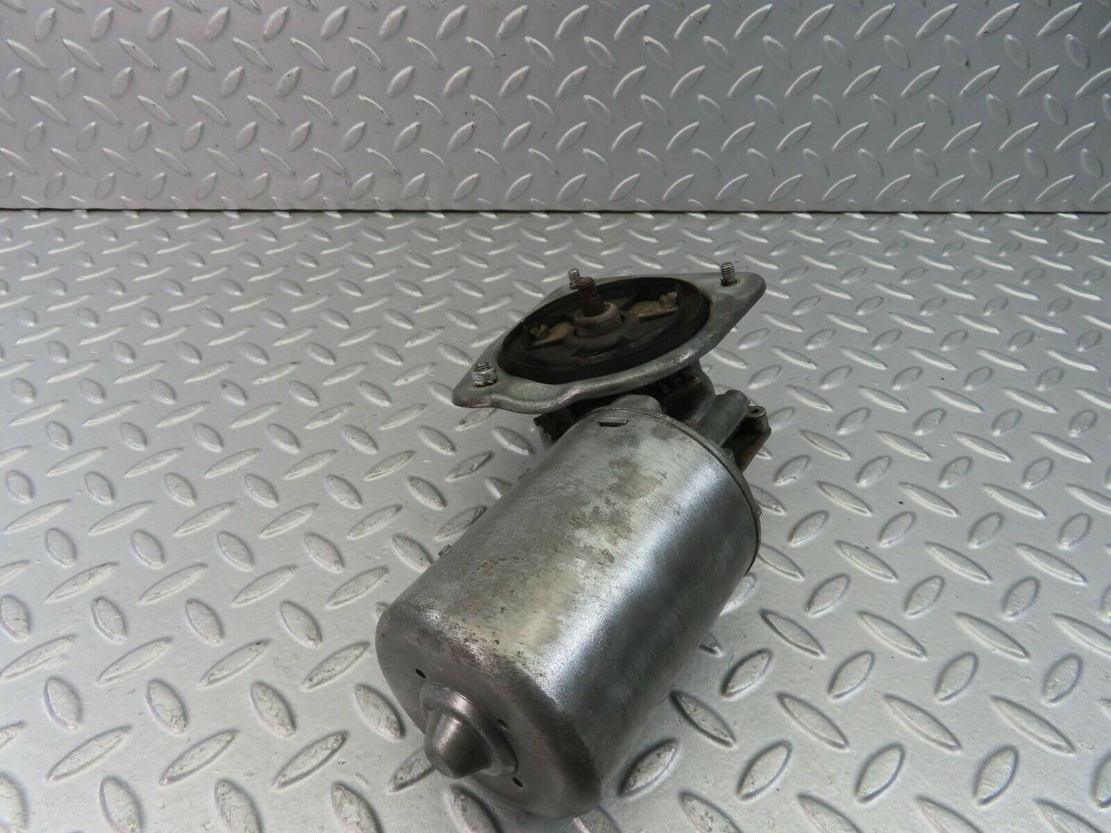 8945 Mercedes-Benz W108 Wiper Motor Bosch 0390446055