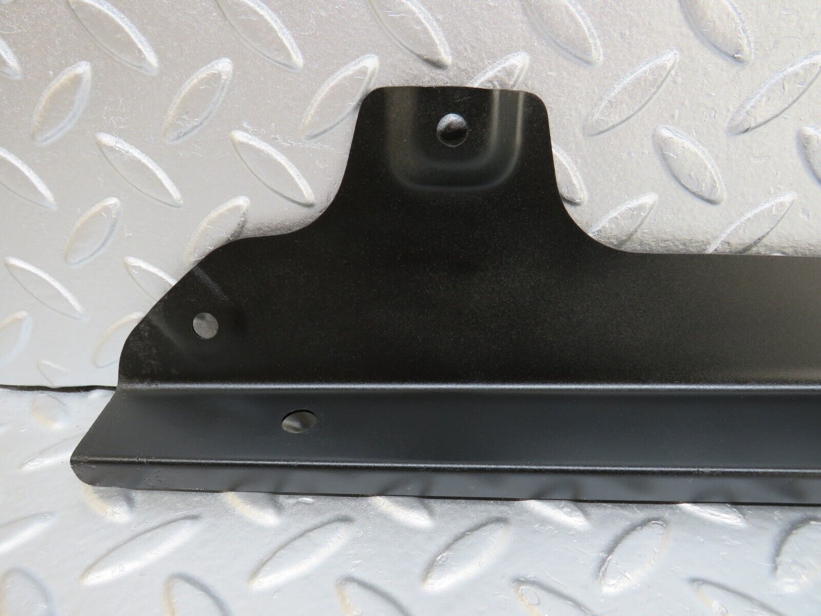 34610 Mercedes-Benz C126 380SEC Coupe Rear WIndow Channel Support Left Side