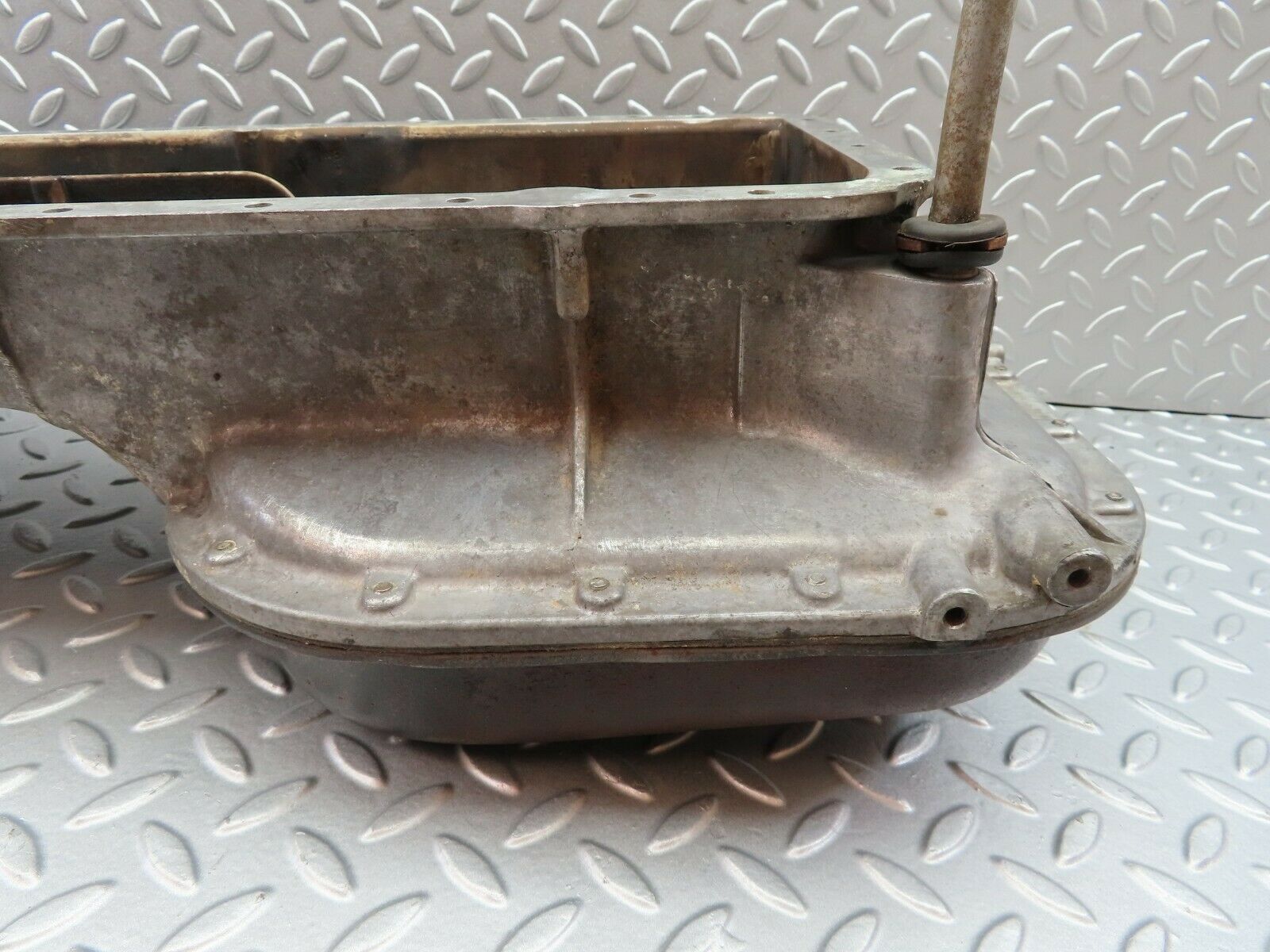 6657 Mercedes-Benz S124 E220 Wagon Oil Sump 1170140002