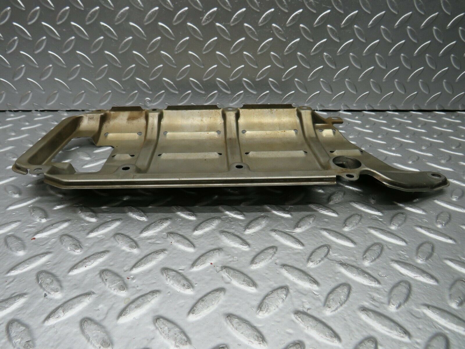 22505 Mercedes-Benz C124 E220 Coupe Baffle Plate 1110140066