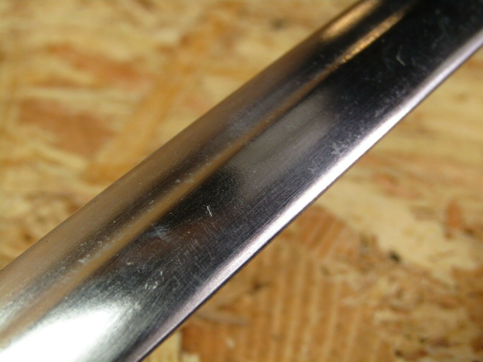 2165 Mercedes-Benz W116 350SE Front Windscreen Chrome Frame