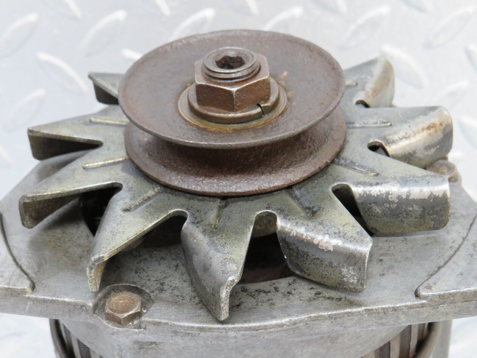 35925 Mercedes-Benz 240D OM616.912 Alternator Generator