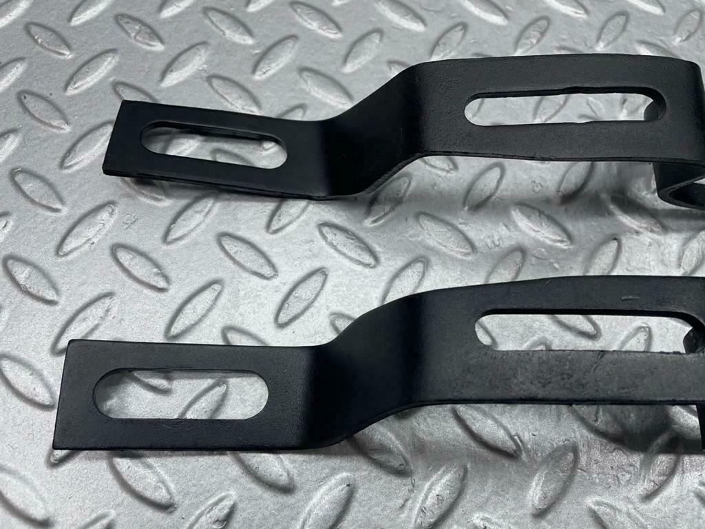 13990 Mercedes-Benz C107 280SLC Front Bumper Bracket