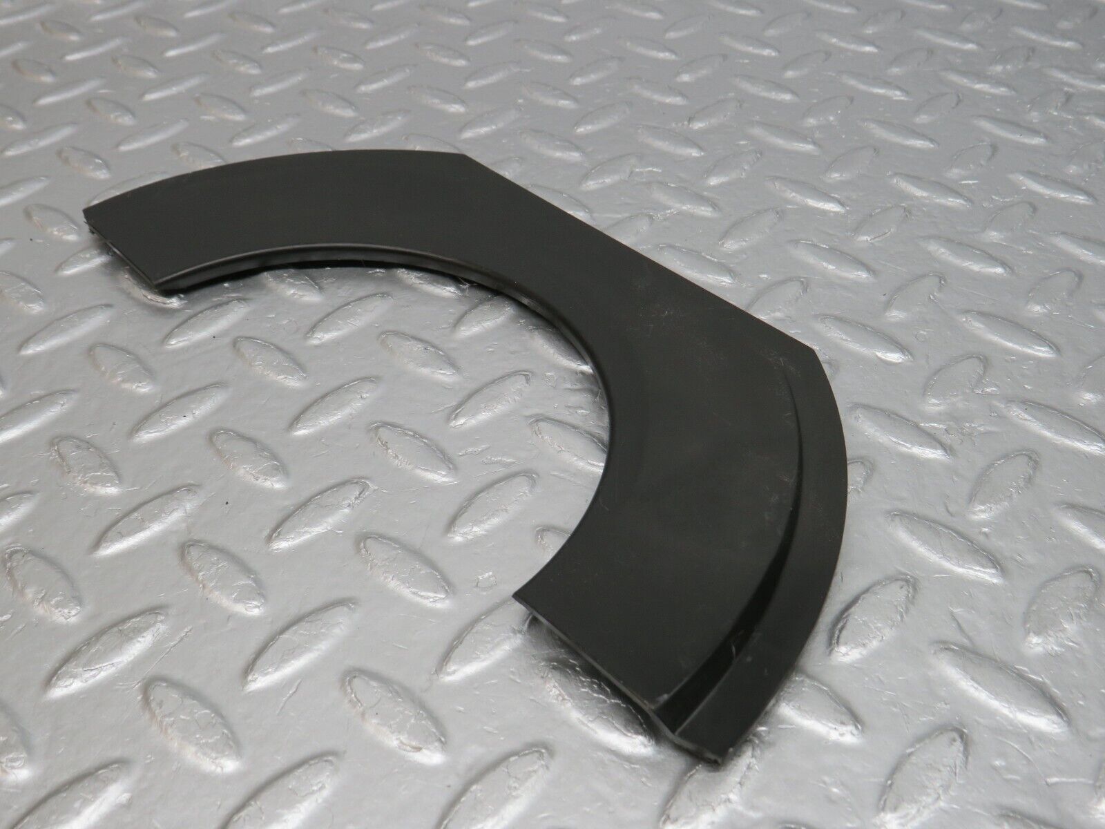 39765 Mercedes-Benz R129 320SL Coupe Windscreen Wiper Surround Trim