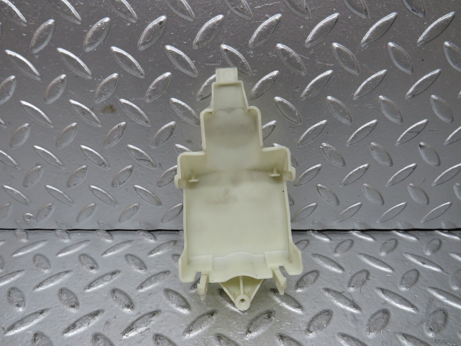 27500 Mercedes-Benz S124 300TE Rear Door Lock Vacuum Actuator Cover 1248050590