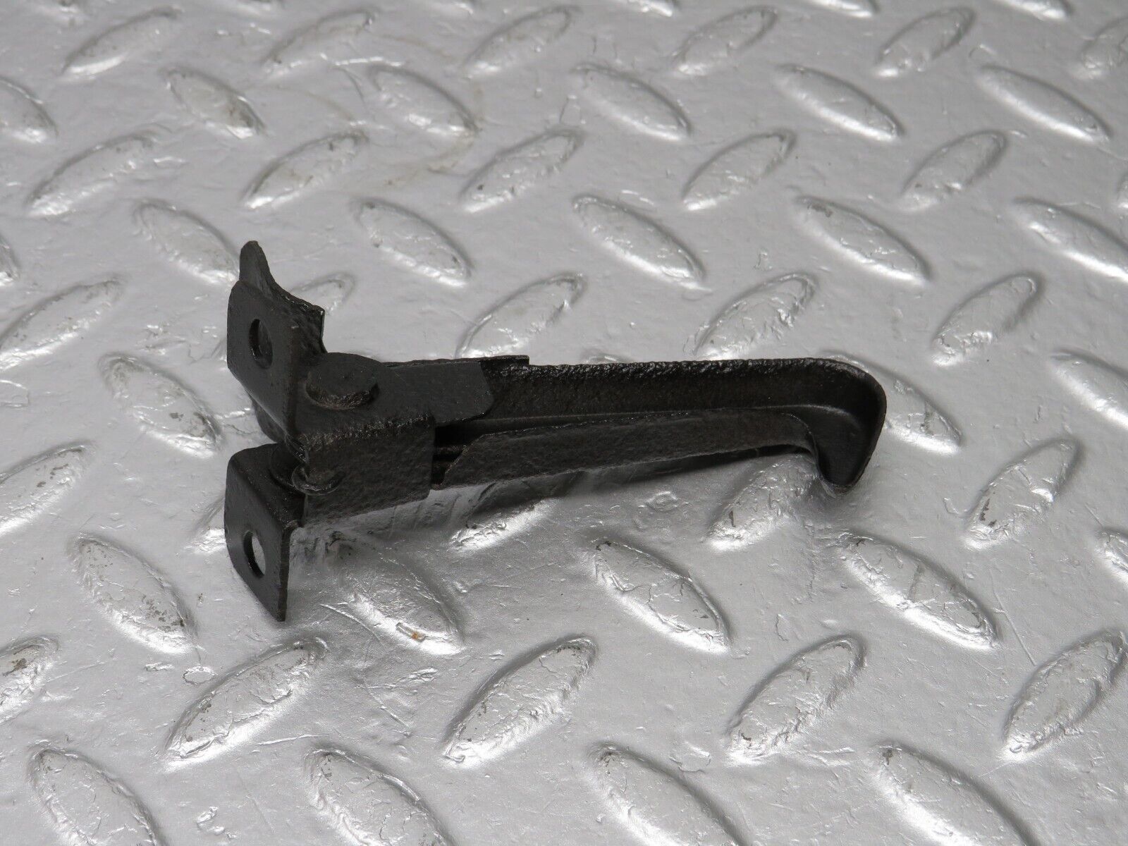 40440 Mercedes-Benz W110 230 Bonnet Safety Latch