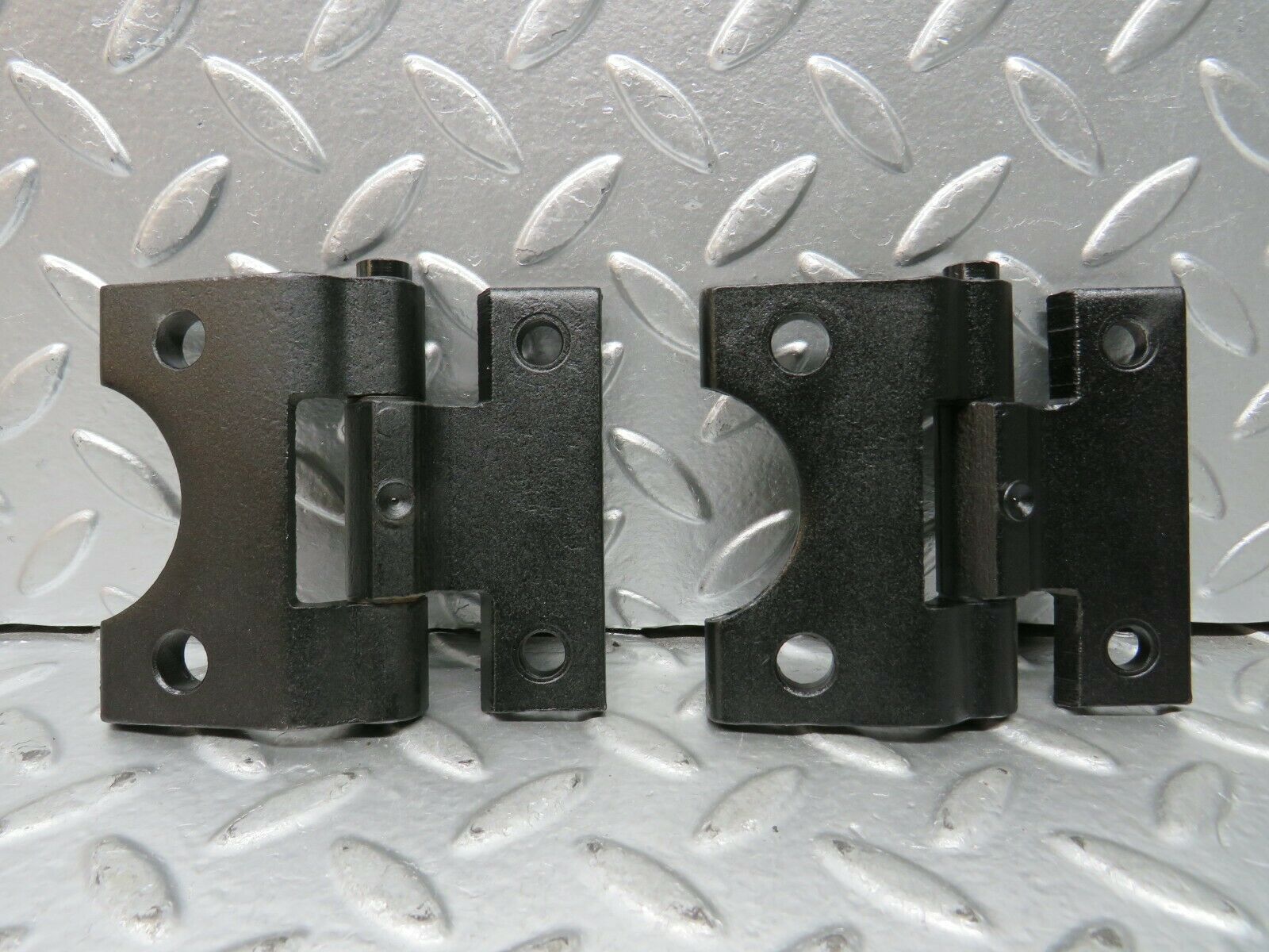 23376 Mercedes-Benz W116 350SE Right Door Hinges Pair