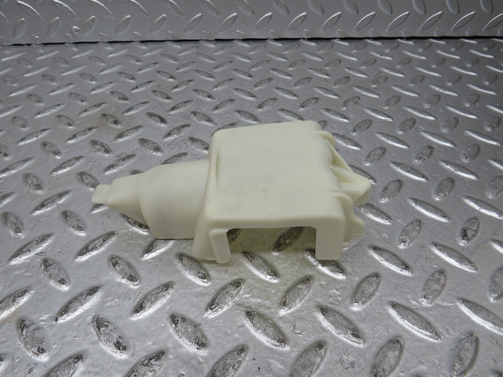 27499 Mercedes-Benz S124 300TE Rear Door Lock Vacuum Actuator Cover 1248050590