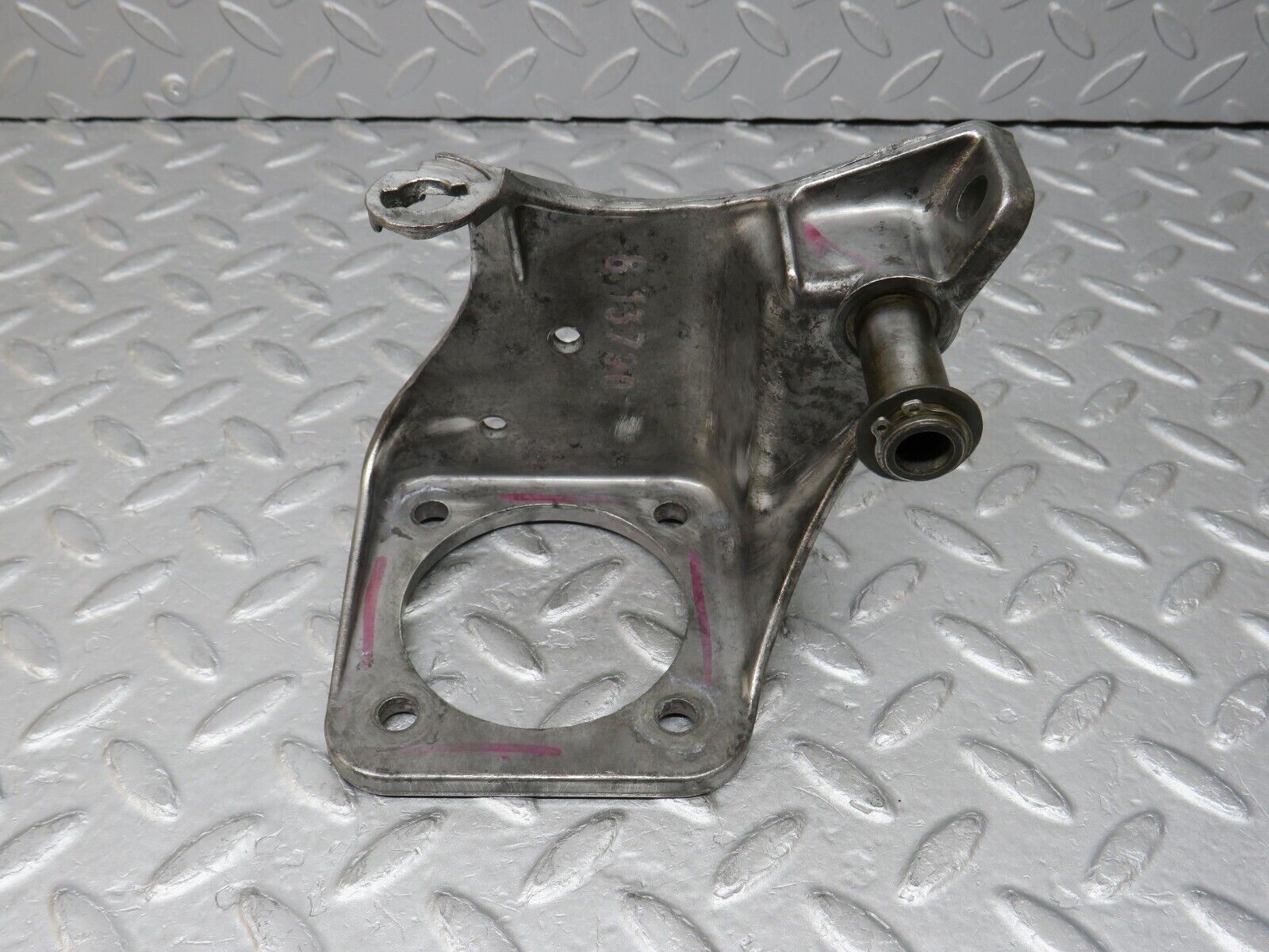 36535 Mercedes-Benz W201 190E 2.0L Brake Pedal Bracket 1242900519