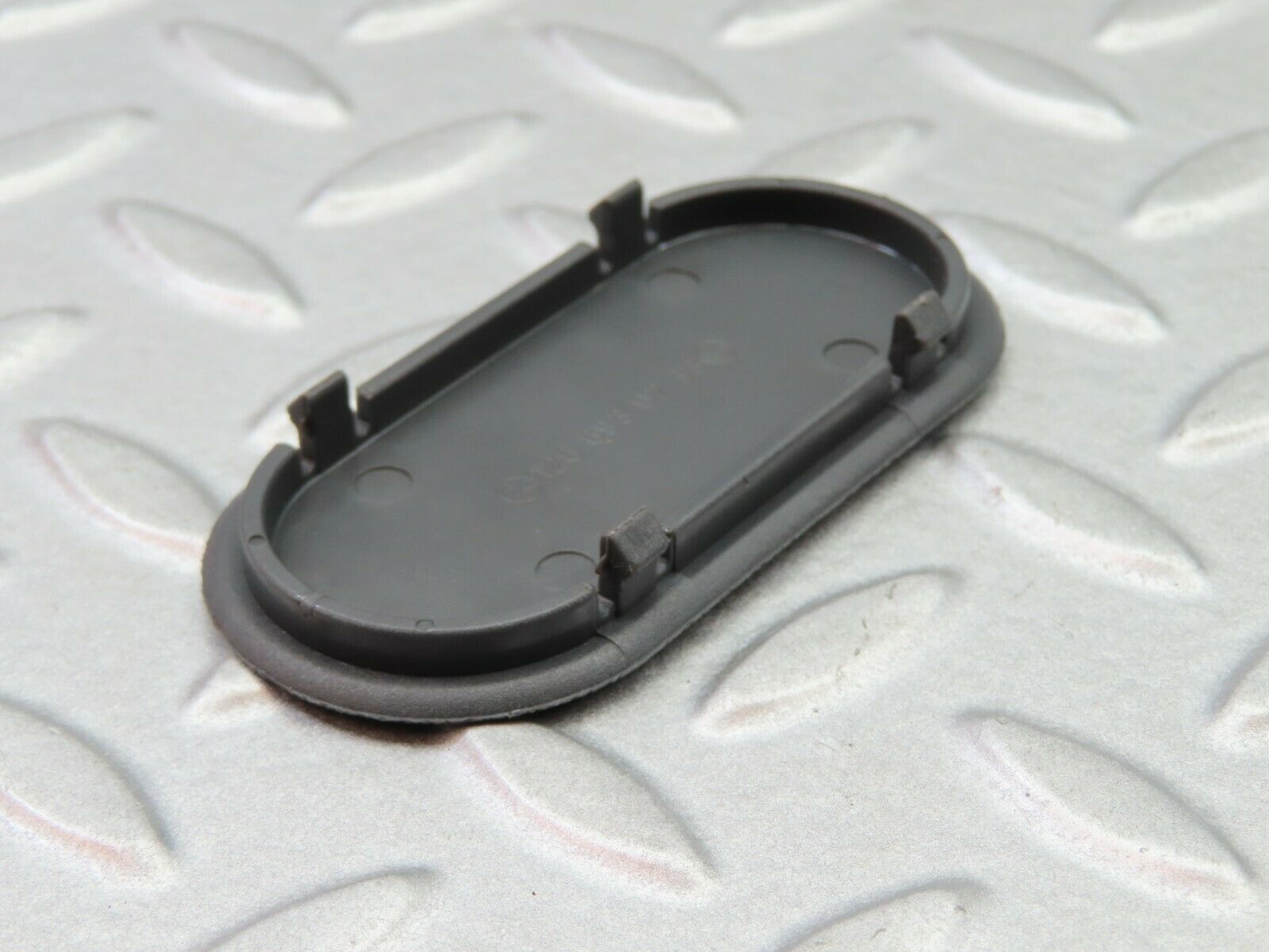 6122 Mercedes-Benz W126 380SE Cover For Glove Box 1266930233