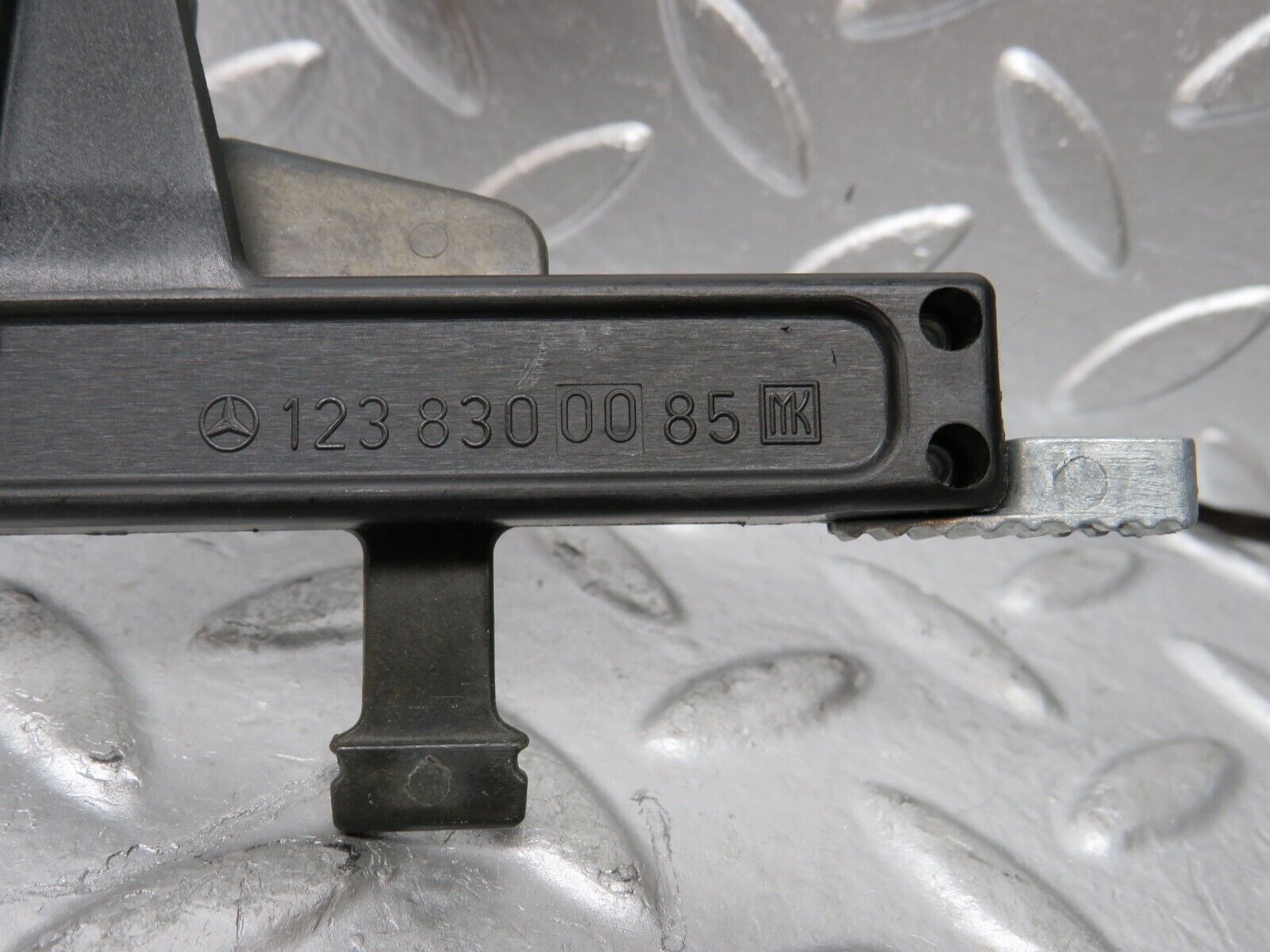 29869 Mercedes-Benz W123 230E Heater Control Switch 1238300085