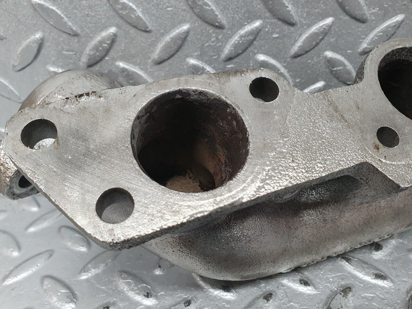 41202 Mercedes-Benz W126 300SE Exhaust Manifold Cylinder 4-6 1031422202