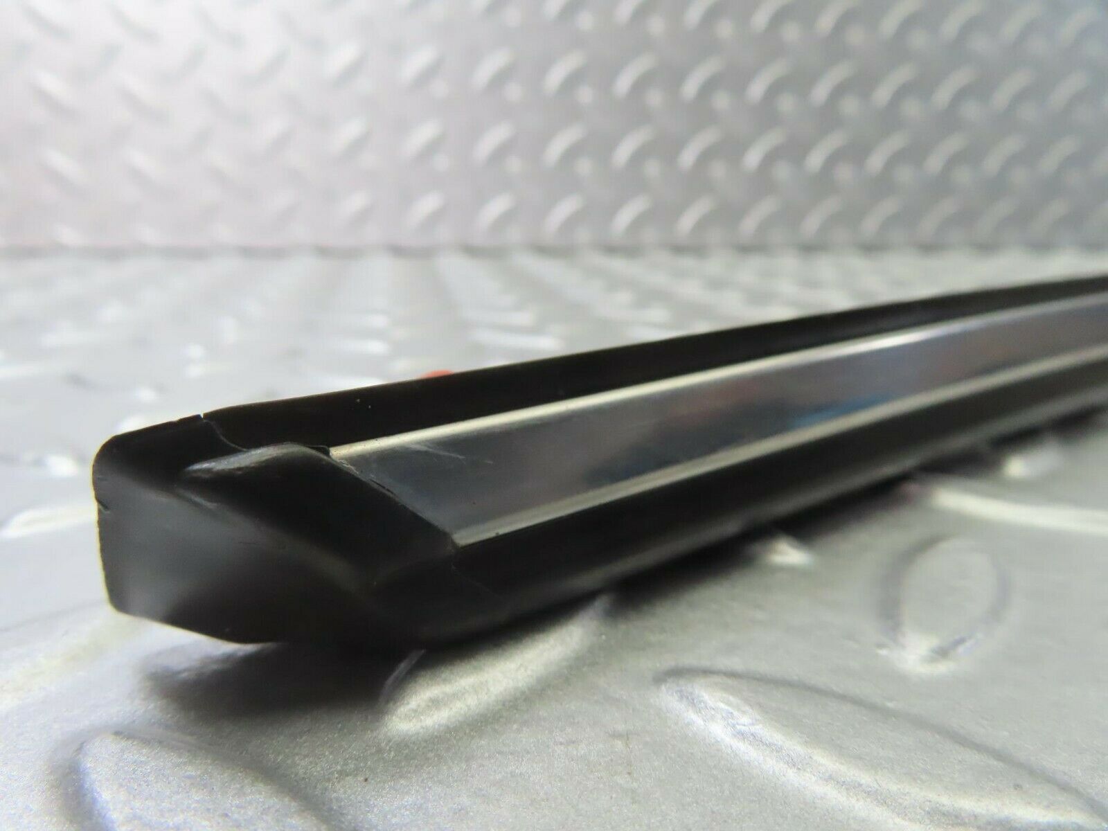 10247 Mercedes-Benz W123 Rear Left Door Centre Moulding Trim