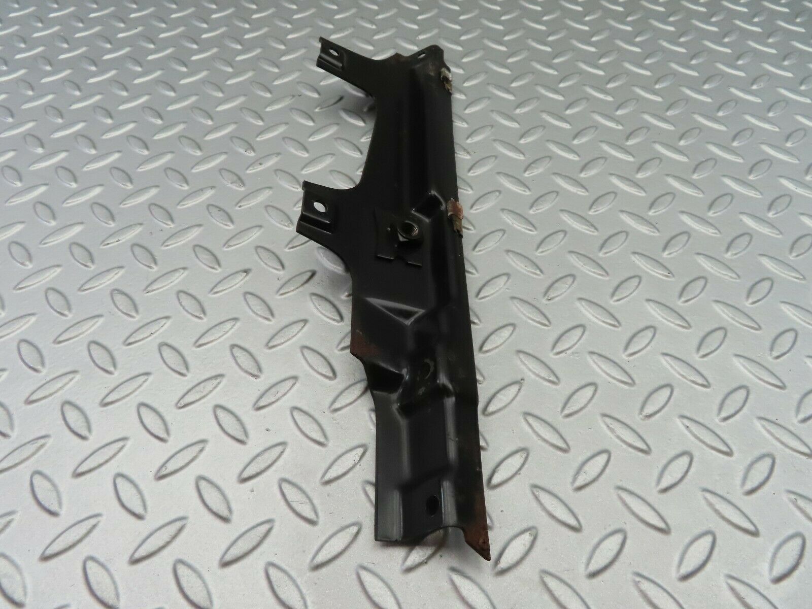 6889 Mercedes-Benz C107 350SLC Coupe Rear Right Inner Window Seal Holder Bracket