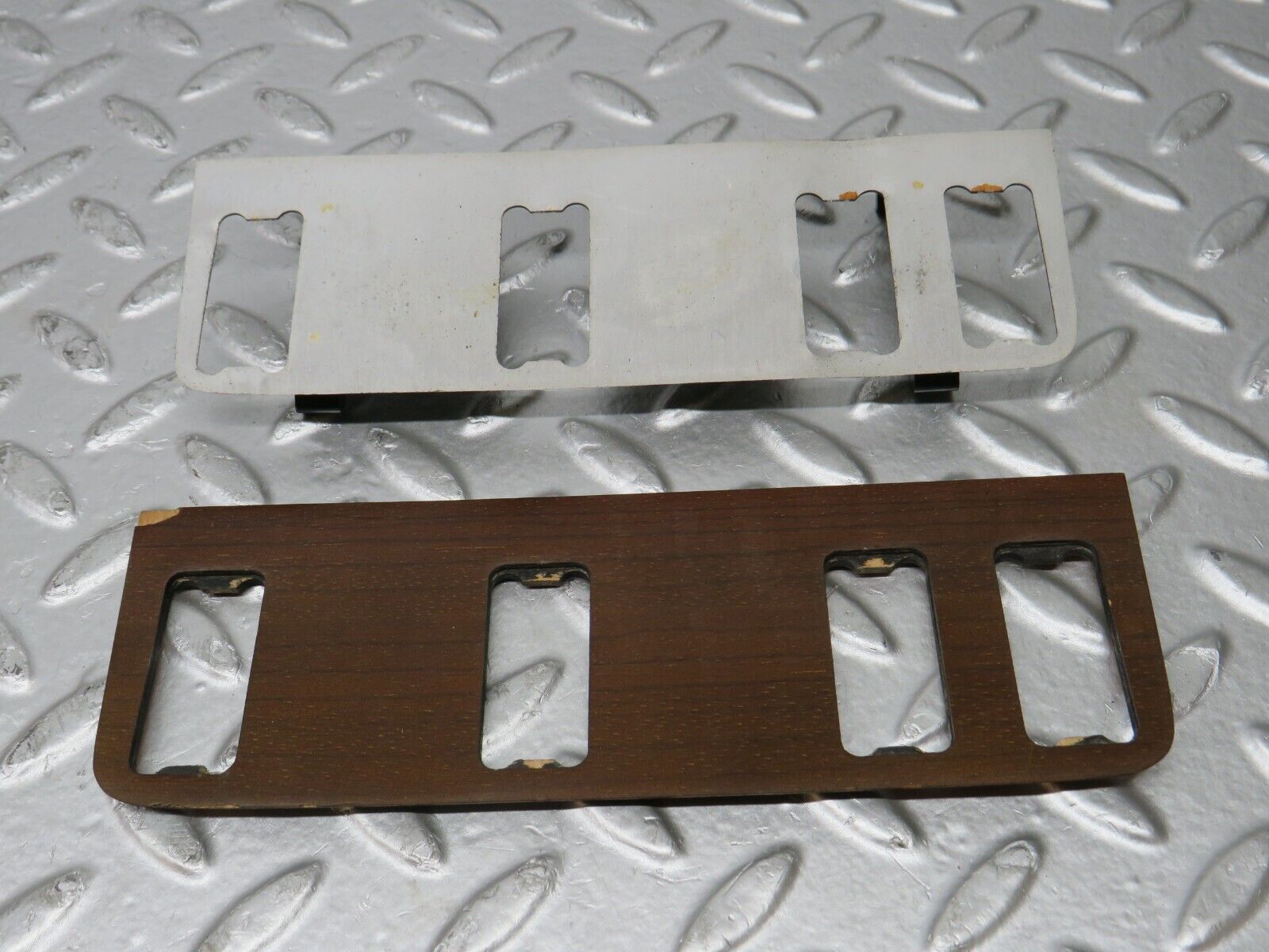 32214 Mercedes-Benz W123 230E Dashboard Switch Console Wood Trim