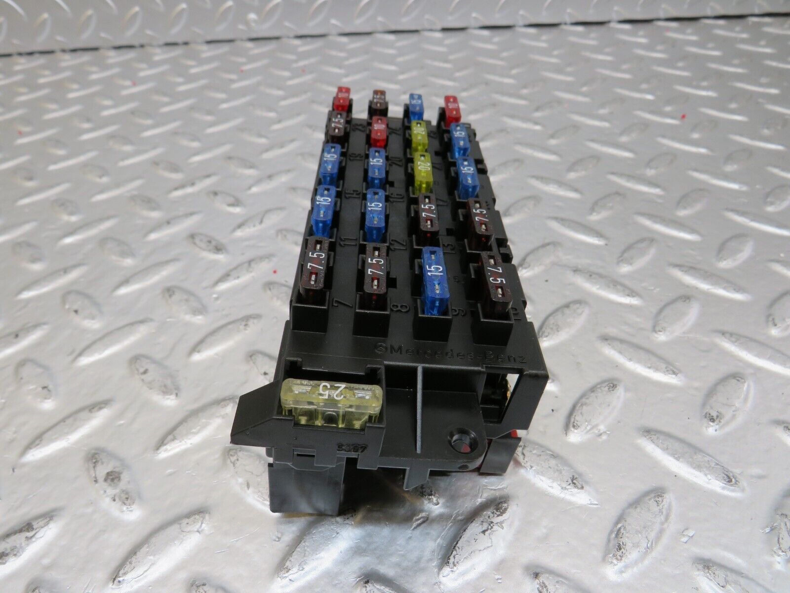 24727 Mercedes-Benz W140 S320 Fuse Box 1405451101