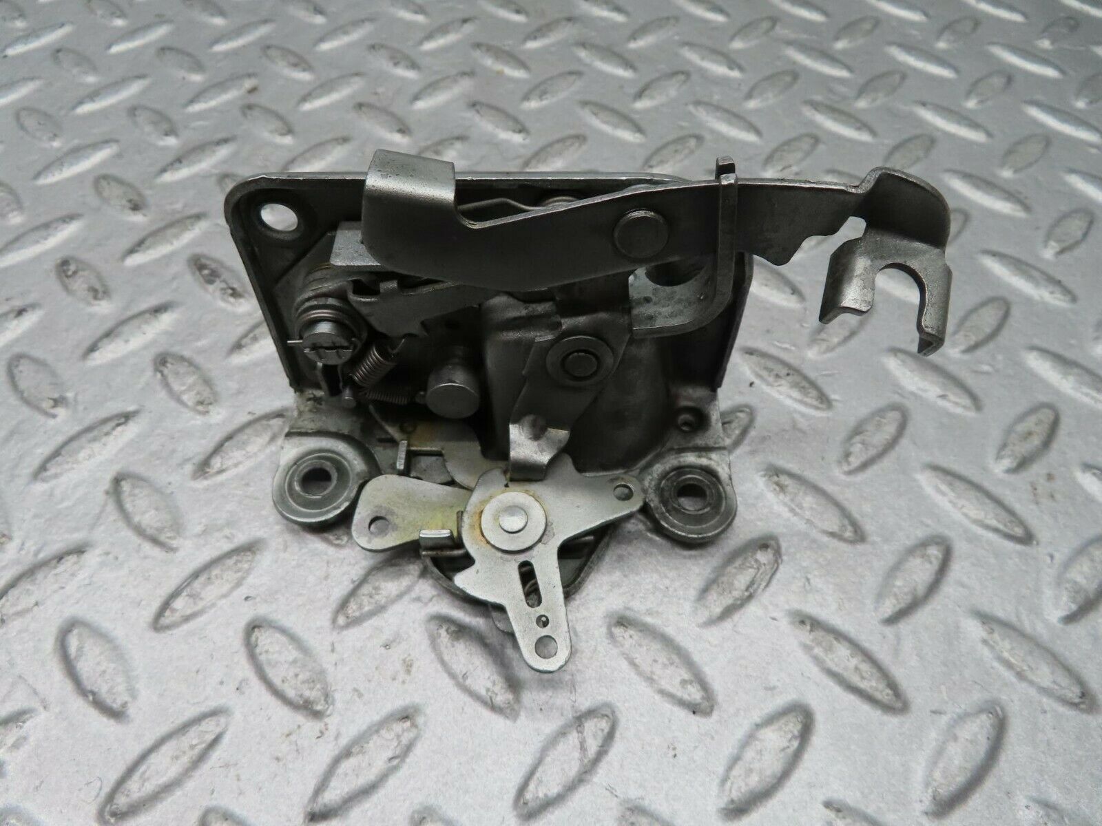16636 Mercedes-Benz C107 380SLC Right Door Lock Mechanism