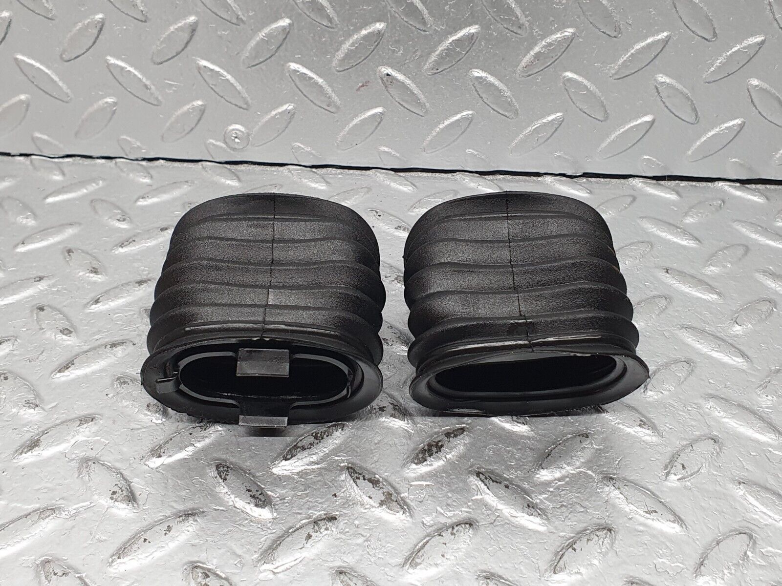 41160 Mercedes-Benz W126 300SE Rear Door Wire Protector Rubber 1268210597