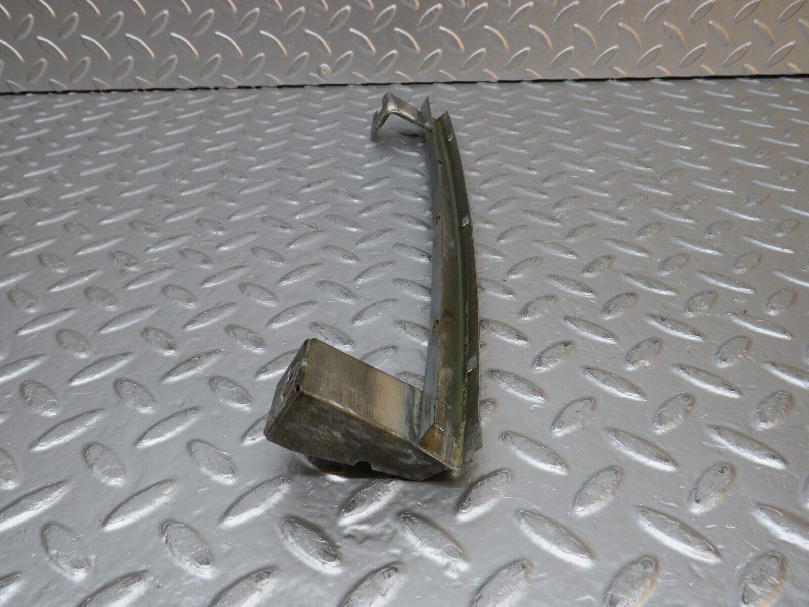 30994 Mercedes-Benz W123 200D Rear Left Door Window Channel