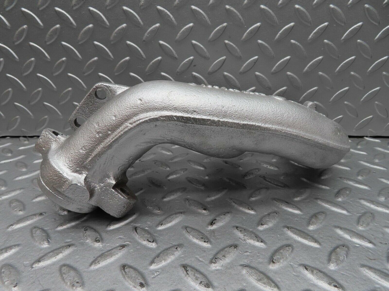 16419 Mercedes-Benz W124 260E Exhaust Manifold 4-6 Cylinder 1031422202