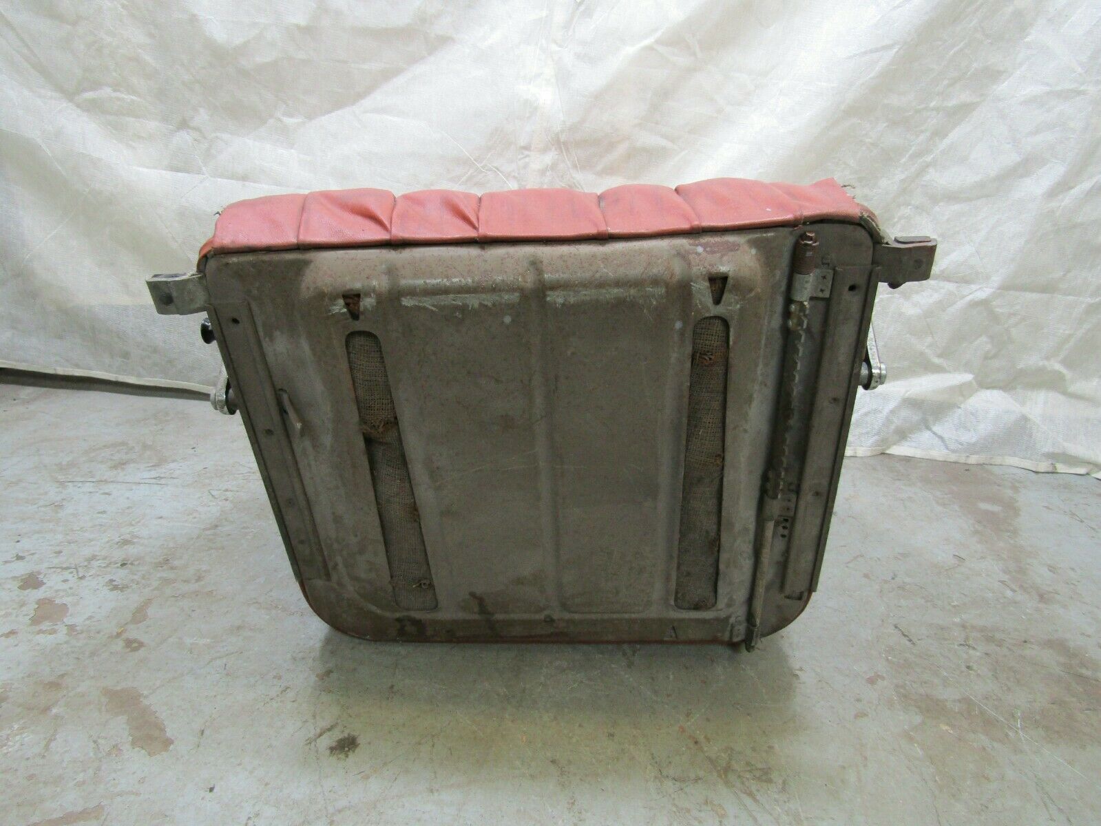 3254 Mercedes-Benz W105 PONTON Front Left Seat Driver Seat Red Faux Leather