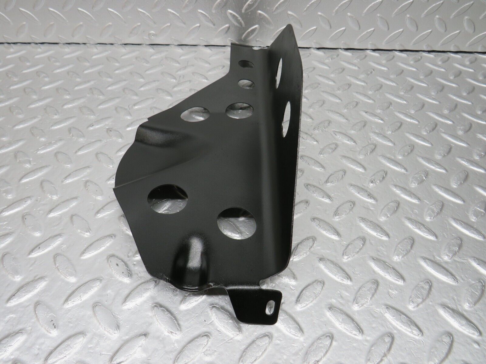 34654 Mercedes-Benz C126 380SEC Coupe Engine Bay Wire Cable Cover