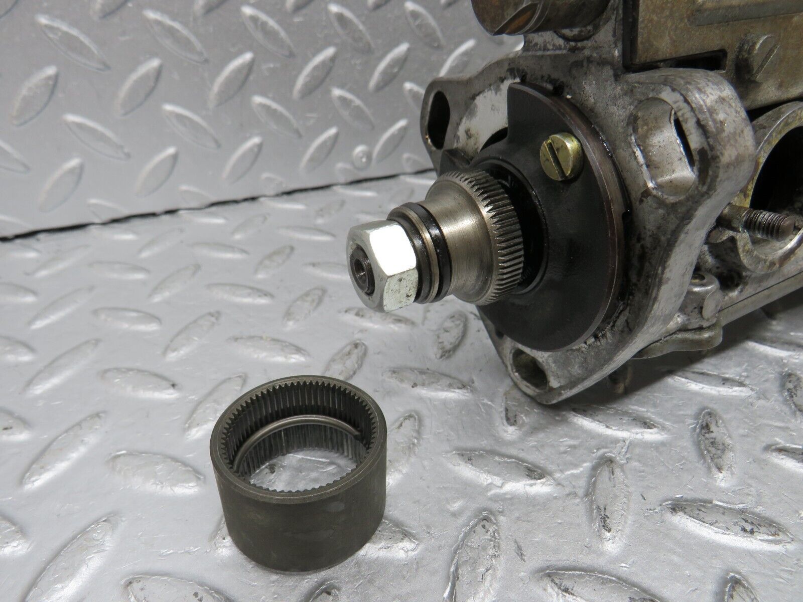 35930 Mercedes-Benz 240D OM616.912 Fuel Injection Pump 6160704101 0400074989