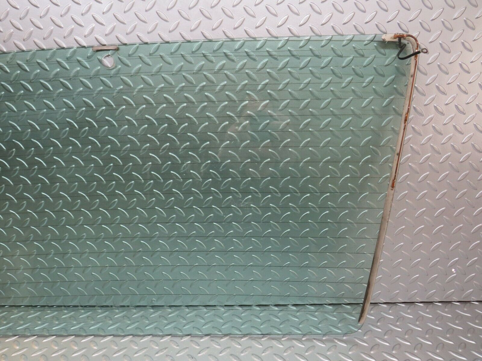 24443 Mercedes-Benz S124 220TE Wagon Tailgate Heated Windscreen 1247400157