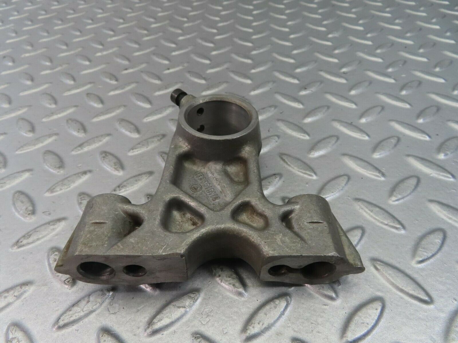 8951 Mercedes-Benz W108 Camshaft Tower Bearing 1800515110