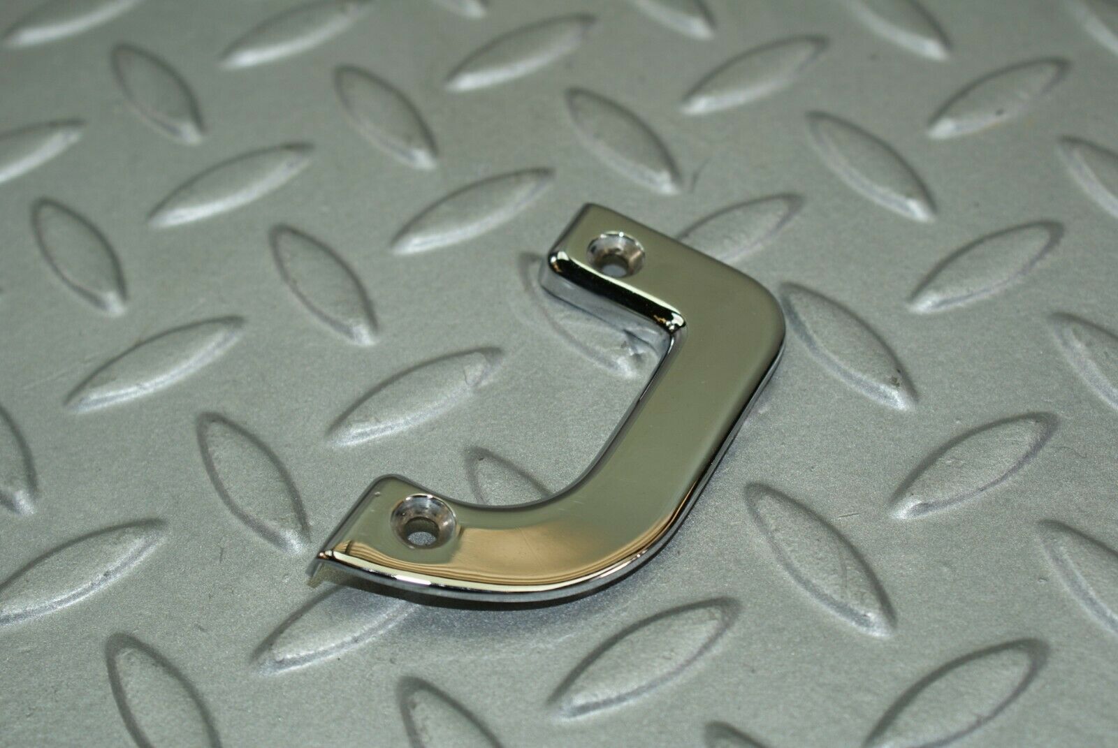 3188 Mercedes-Benz W115 220D Right Interior Chrome Door Latch Trim