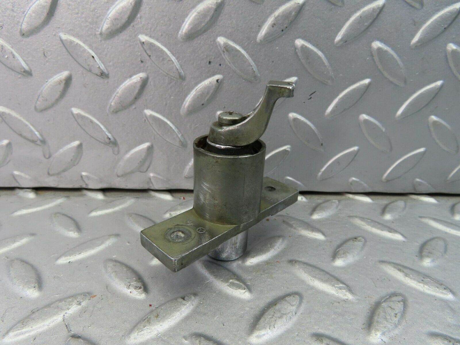 8996 Mercedes-Benz W115 Trunk Lock No Key 1157500091