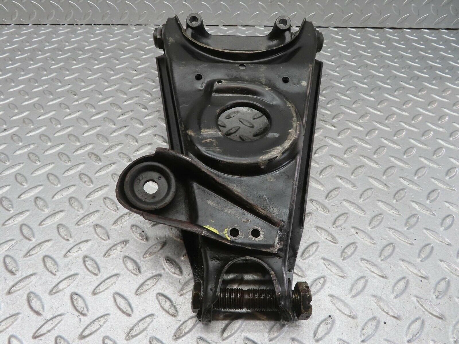 13334 Mercedes-Benz W111 220S Front Right Lower Control Arm