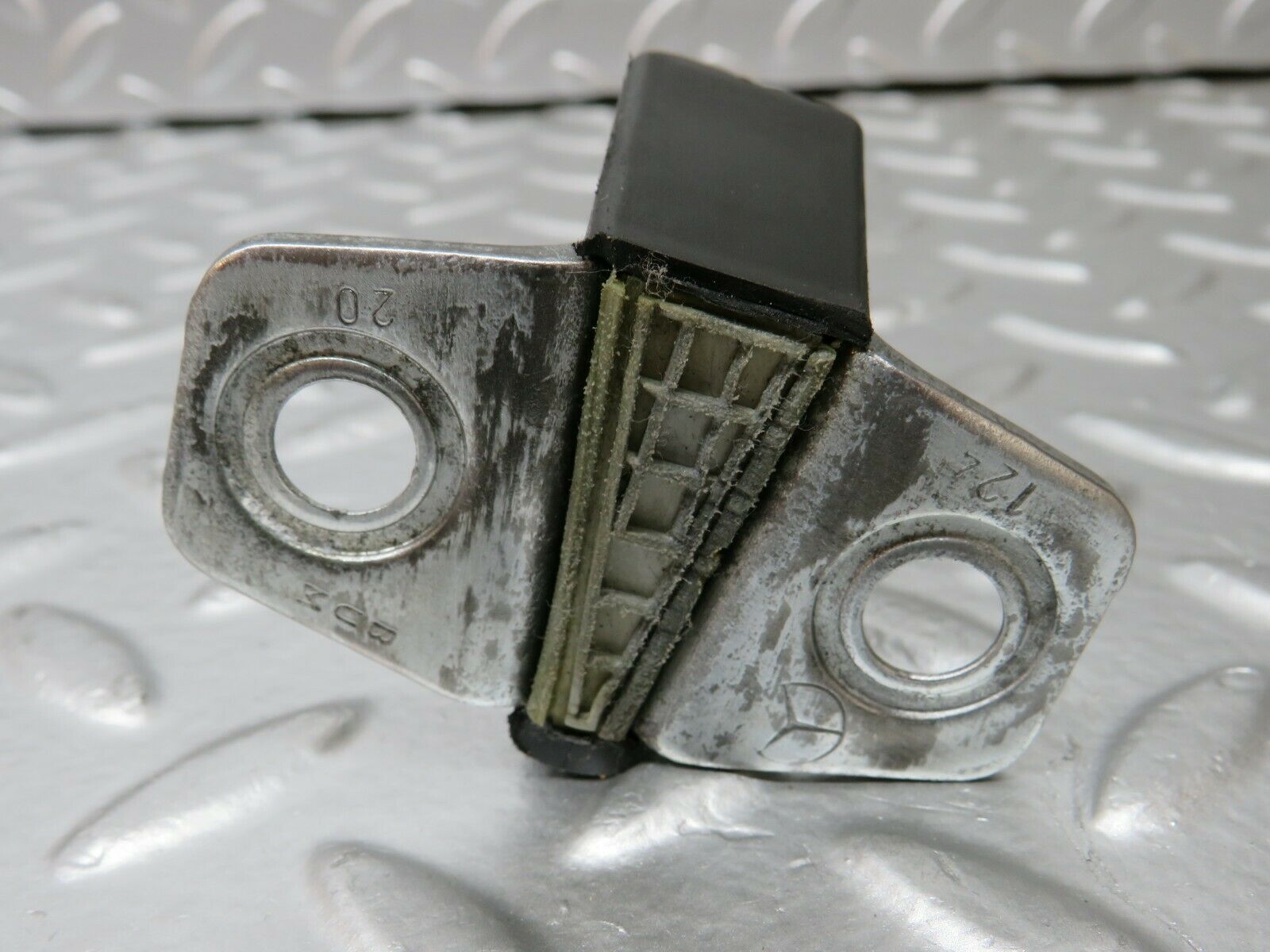 24313 Mercedes-Benz S124 220TE Wagon Door Lock Latch