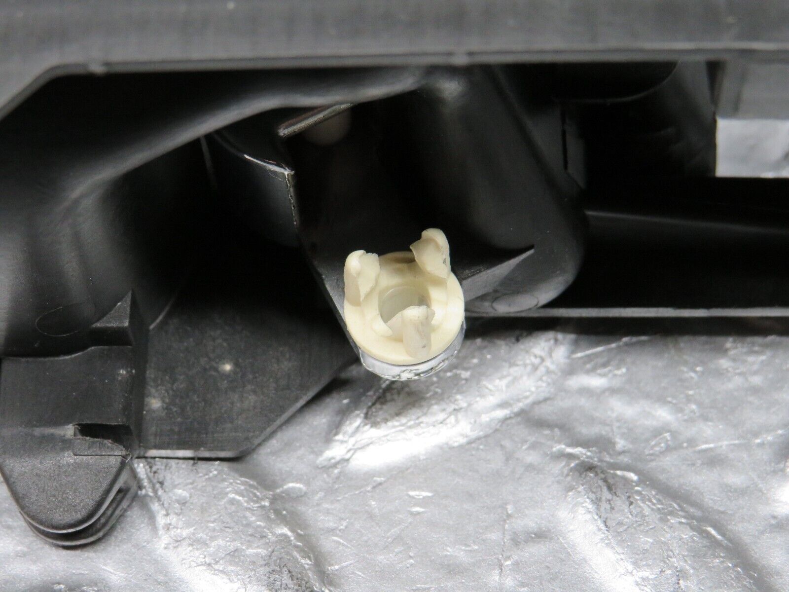 31369 Mercedes-Benz S124 220TE Front Left Interior Door Handle 1247600161