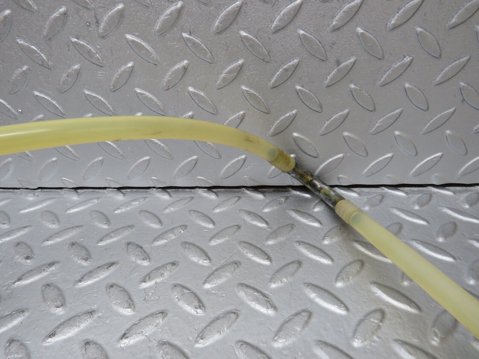 36300 Mercedes-Benz W126 420SE Brake Servo Vacuum Pipe