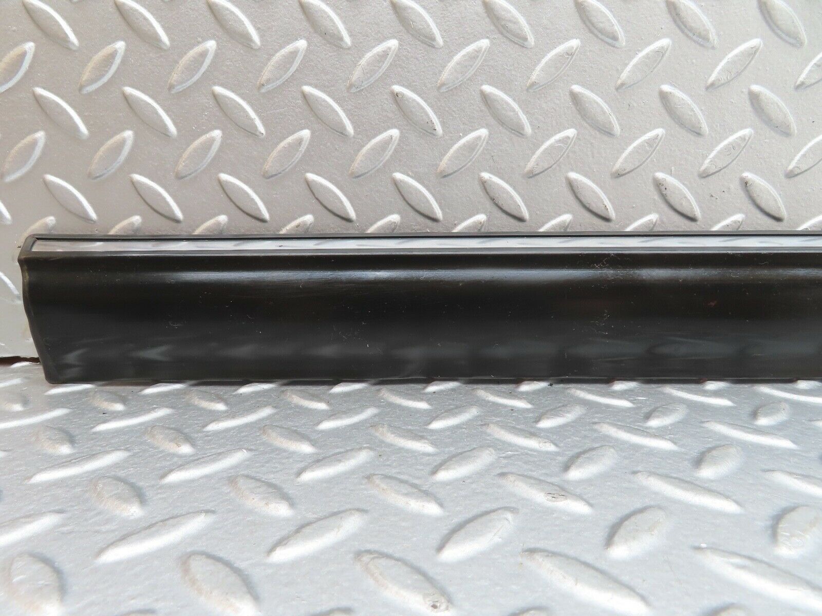 19228 Mercedes-Benz W123 300D Front Left Door Lower Moulding Trim