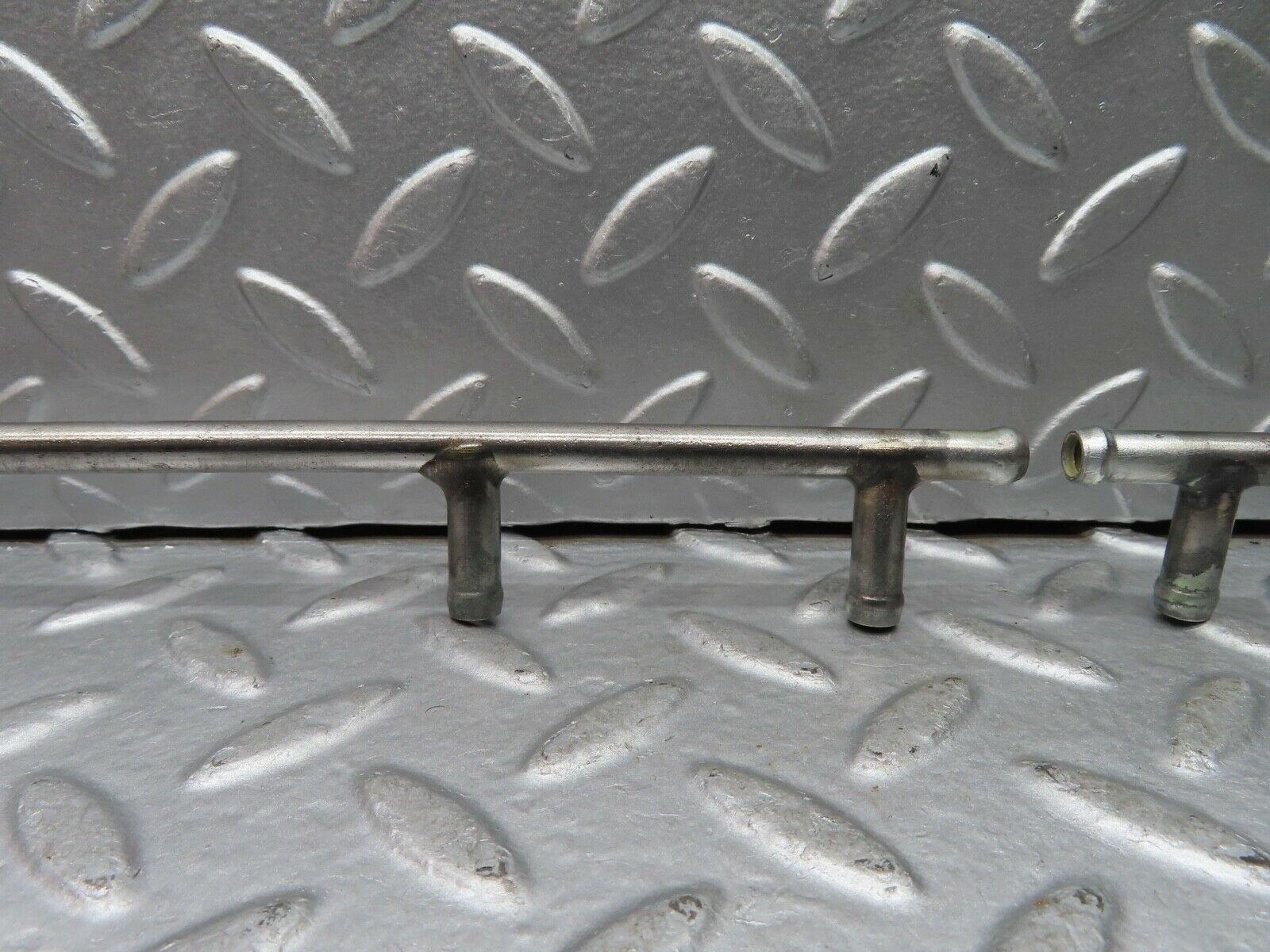 20917 Mercedes-Benz W114 250CE Coupe Fuel Injector Pipe