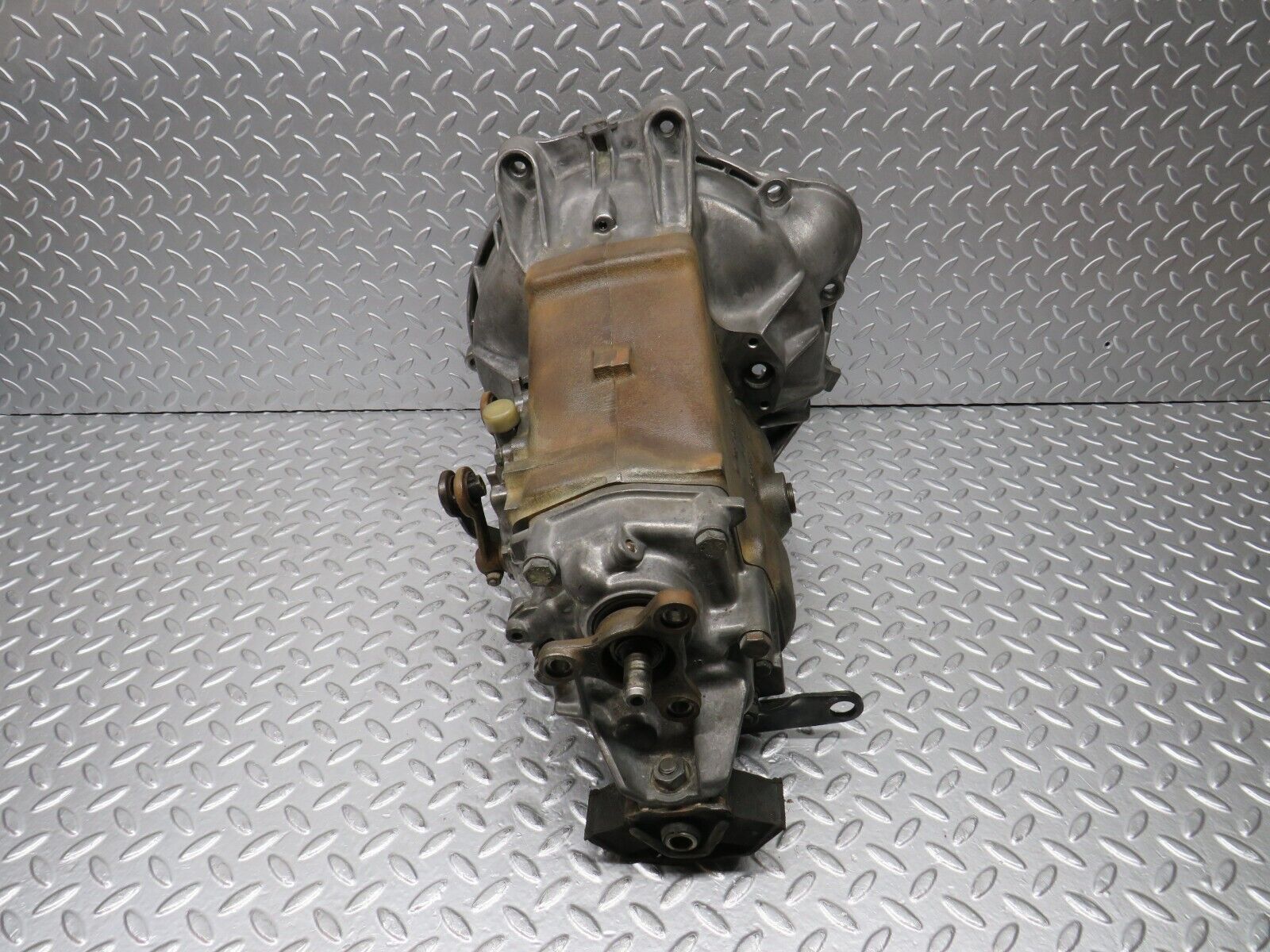 31168 Mercedes-Benz W123 200 Manual Gearbox 4 Speed 270.504 1152612501