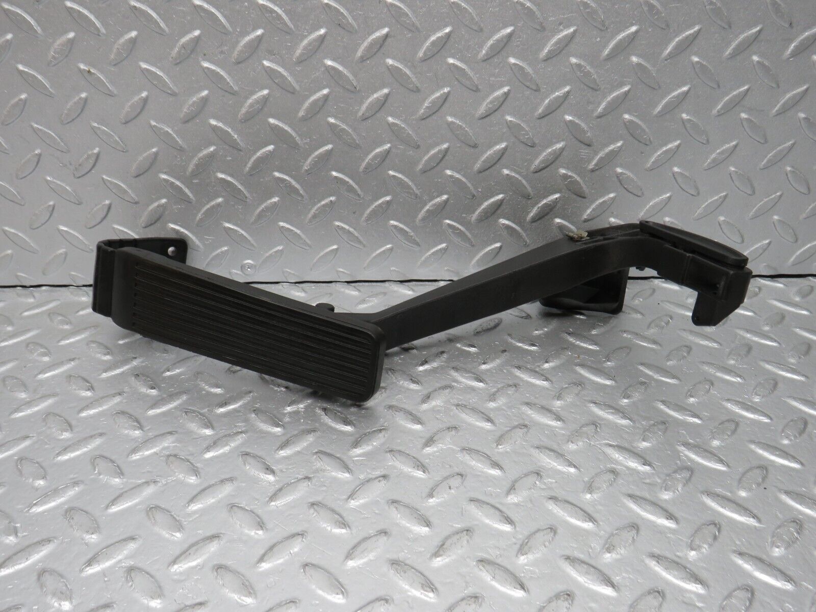 38382 Mercedes-Benz R129 280SL Coupe Accelerator Pedal With Linkage 1293000004