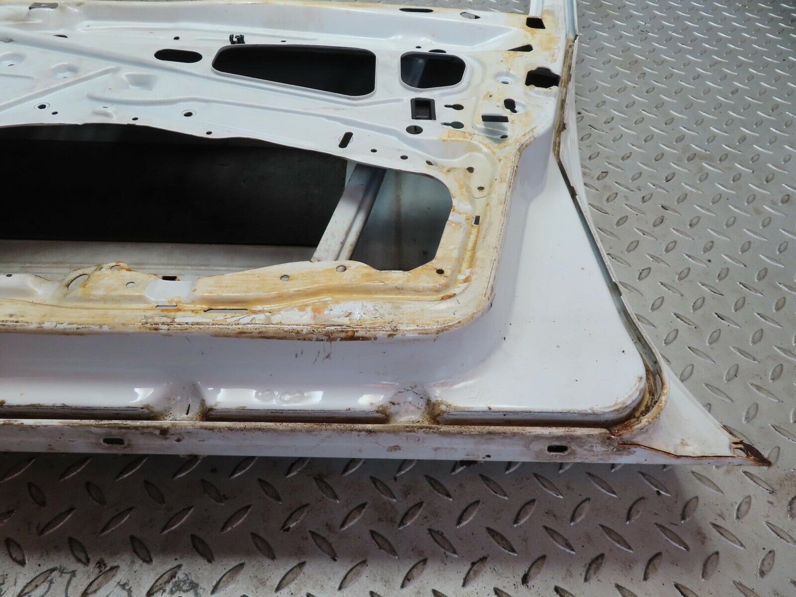 16208 Mercedes-Benz W124 260E Front Right Door