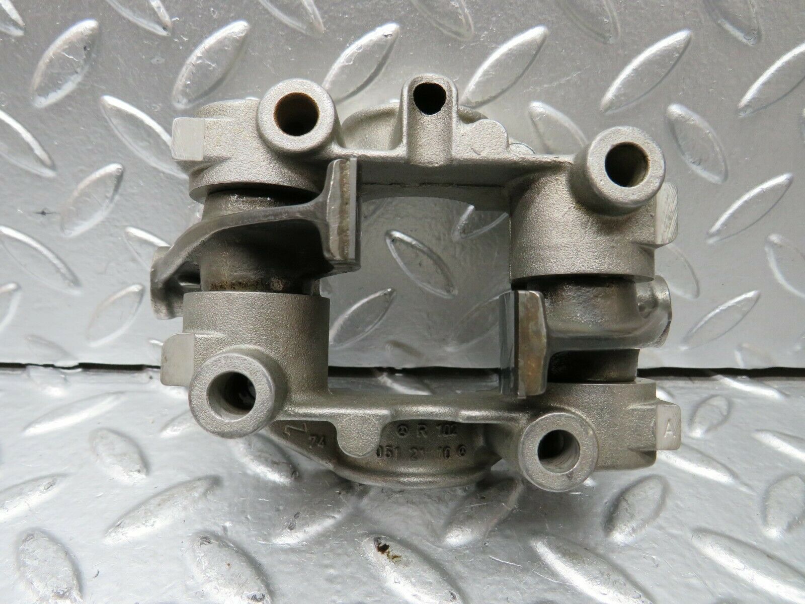 23073 Mercedes-Benz C123 230CE Coupe Rocker Arms Camshaft Bearing Block 1020512110