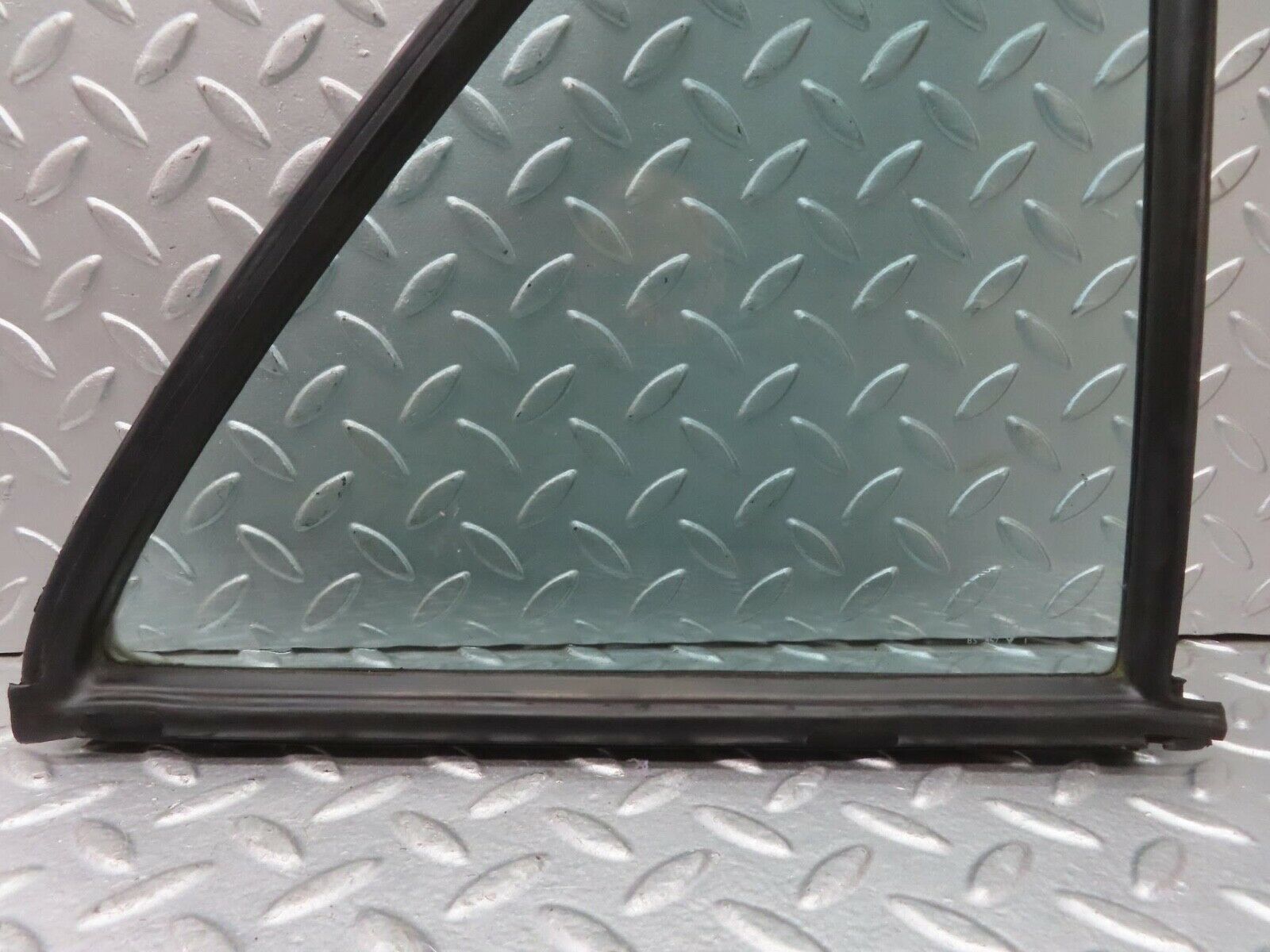 13542 Mercedes-Benz W123 280E Rear Right Quarter Window 1237350224